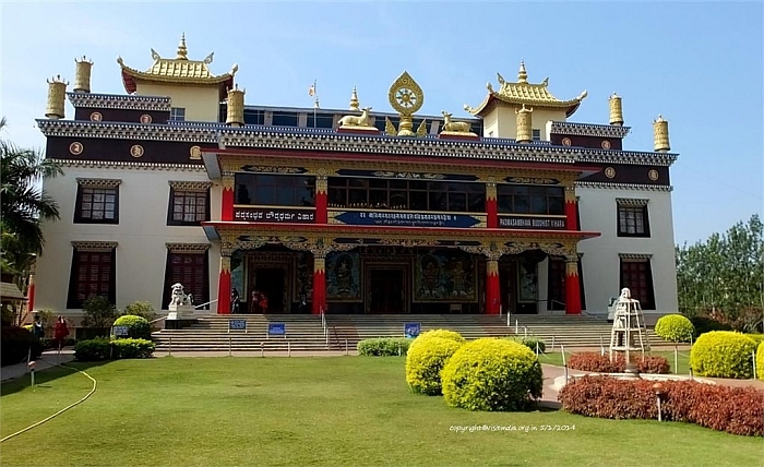 Namdroling Monastery in Bylakuppe